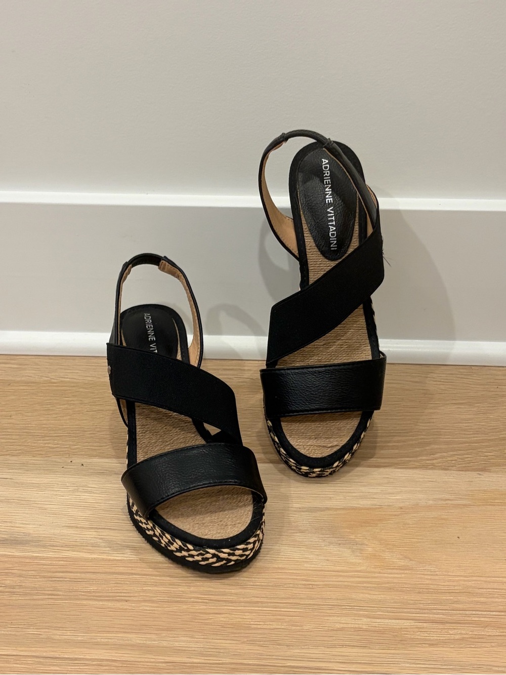 Adrienne Vittadini Black Crisscross Wedge Sandals Platform 6.5